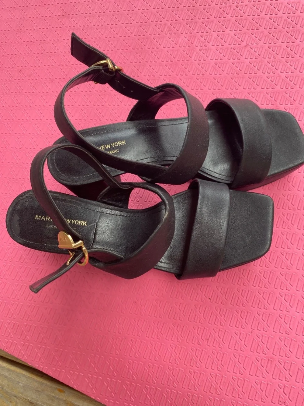 Marc New York Serena block heel sandal size 7 black